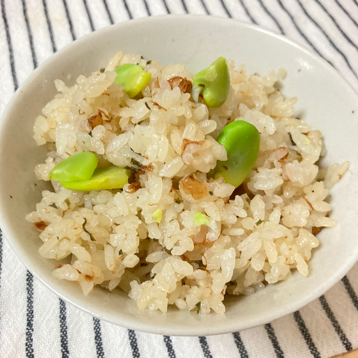 カルシウム吸収を助ける！梅の炊き込みご飯