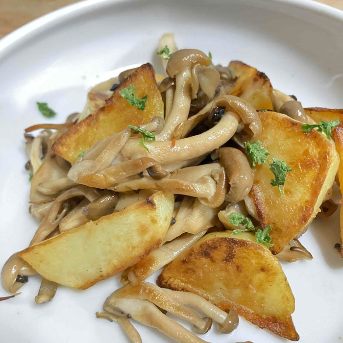 春のむくみスッキリ！しめじと新じゃがのガーリックソテー