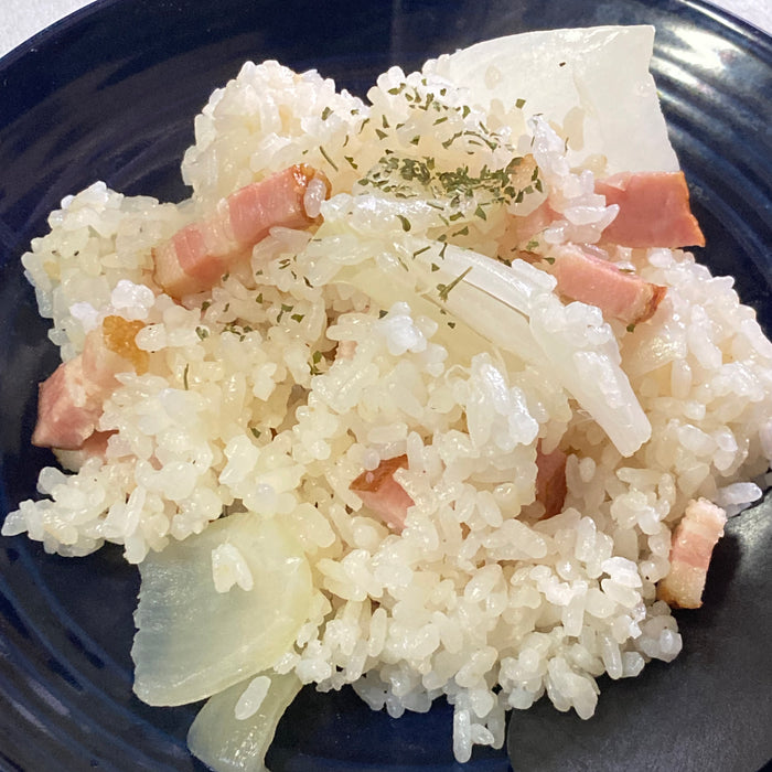 栄養まるっと！まるごと玉ねぎの洋風炊き込みご飯