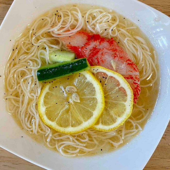 酷暑にさっぱり！鶏ガラ塩レモンそうめん