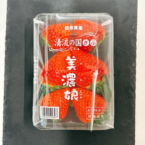 岐阜県の主力オリジナル品種 大粒苺　美濃娘 4パック【岐阜県産】